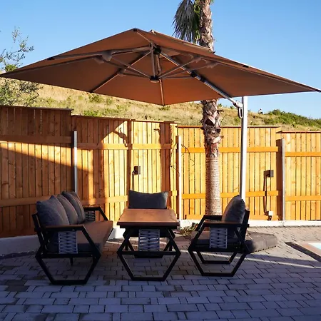 Lakeside Palms Villa