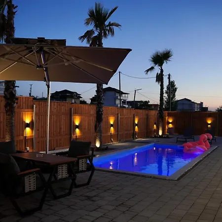 Lakeside Palms Villa *